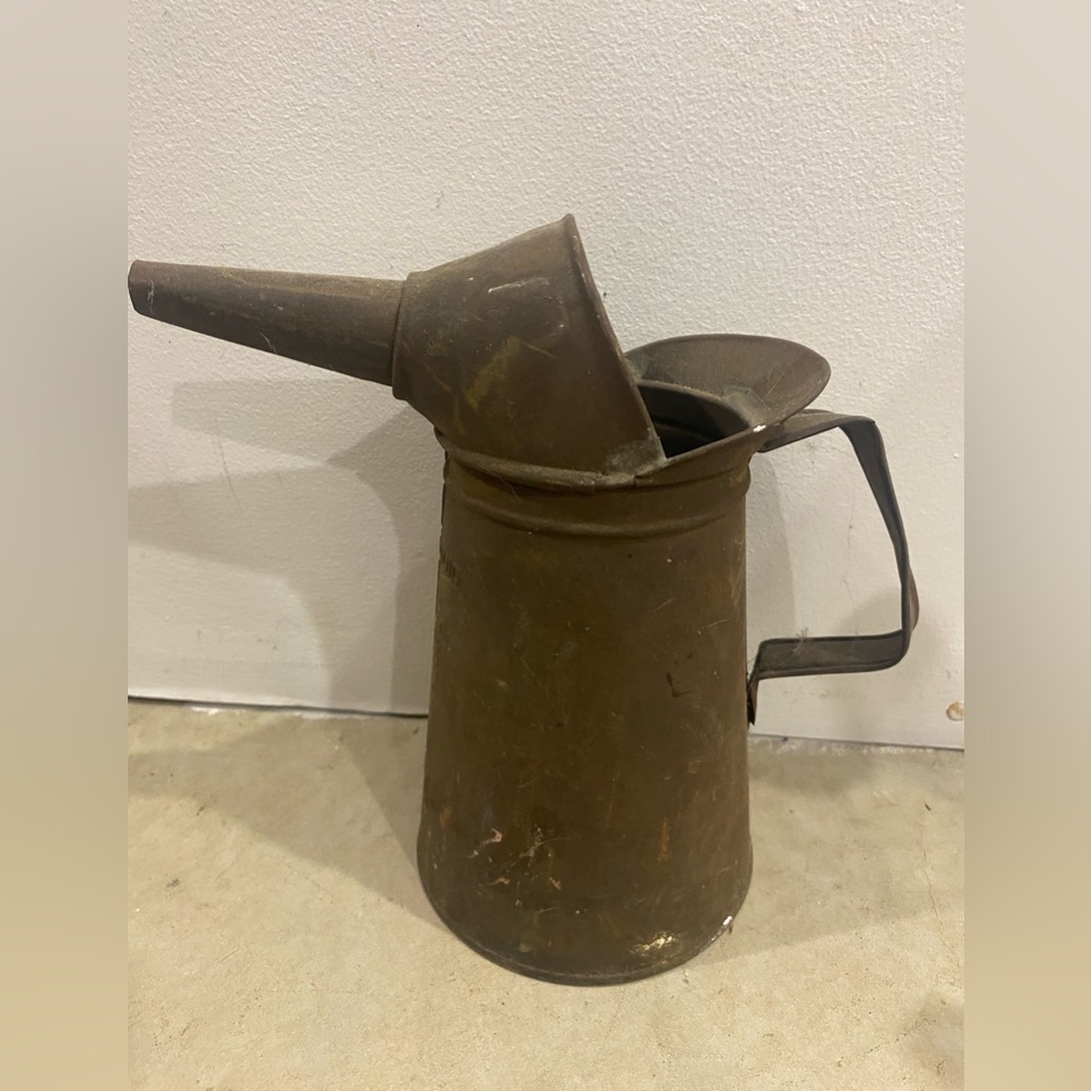 Oil can